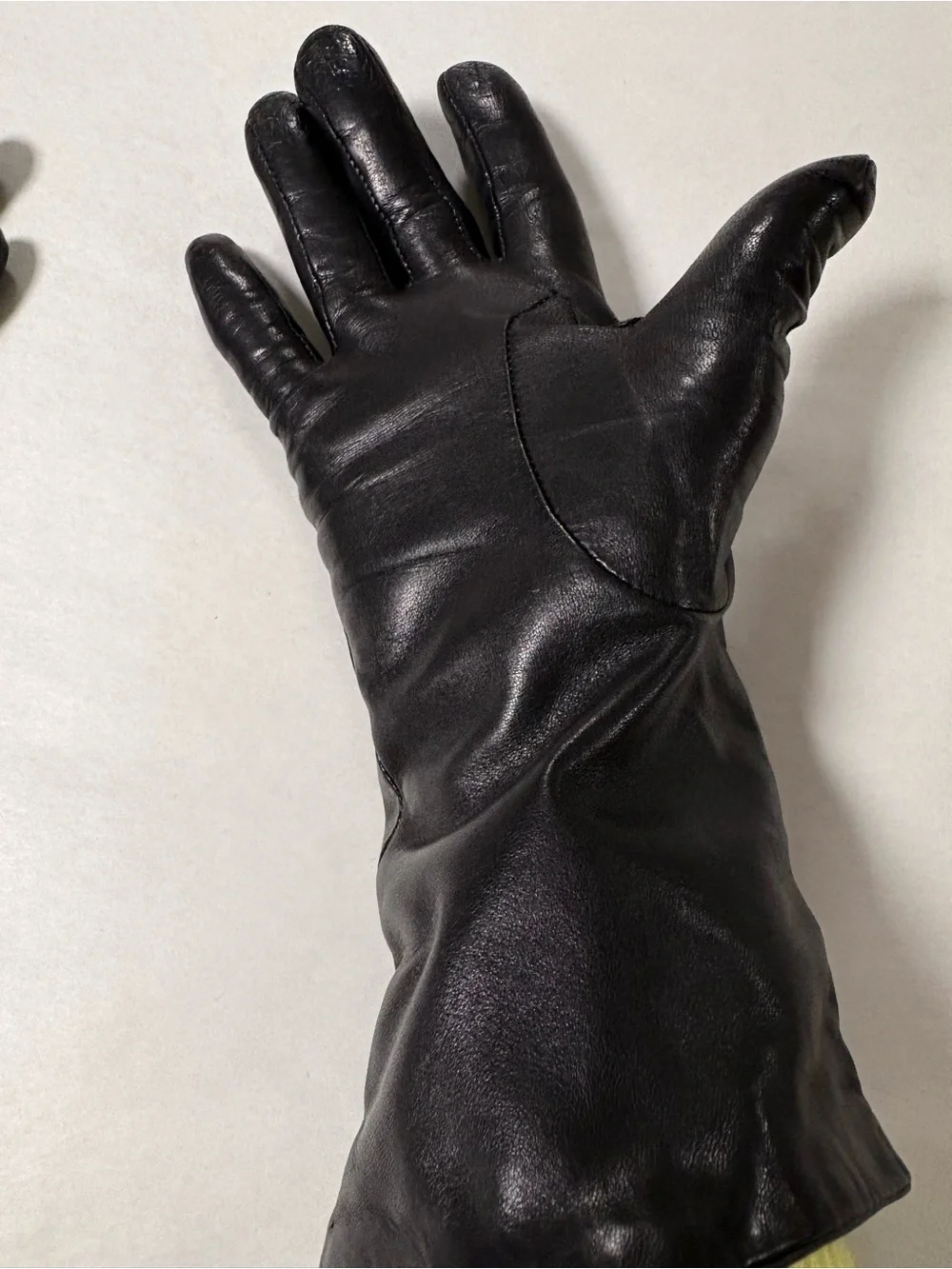 Nordstrom Womens Black Leather Cashmere Lined Wrist Gloves Size 8